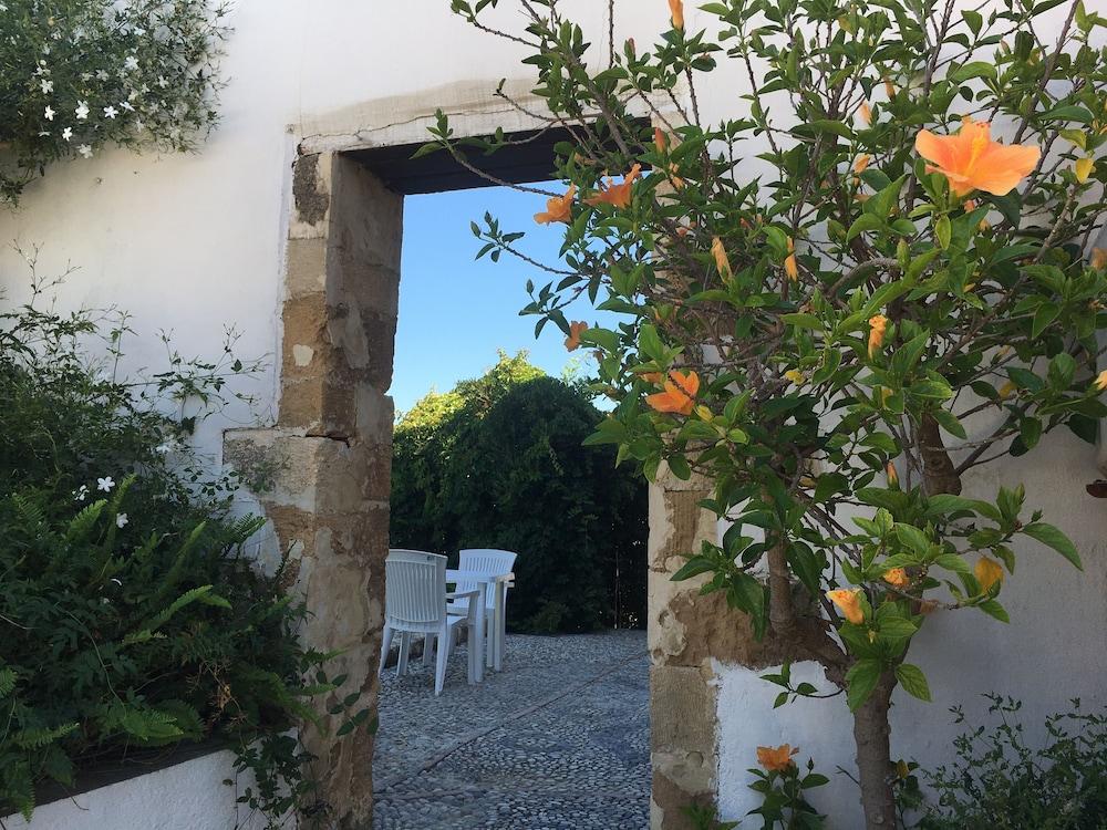 Oasis Guesthouse Chania  Buitenkant foto