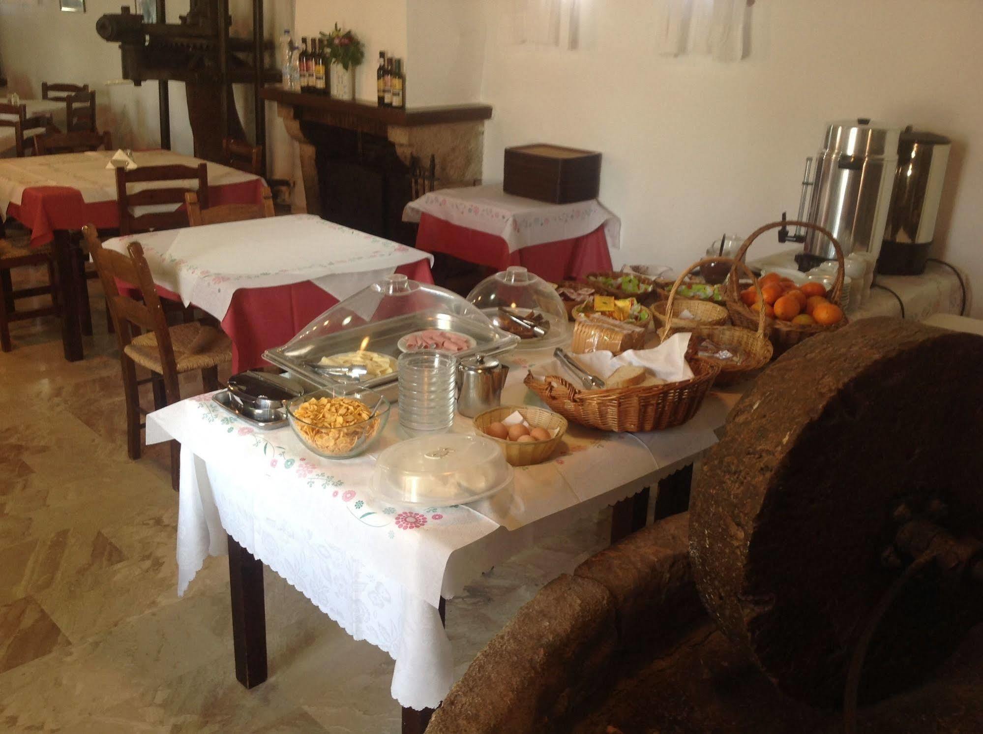 Oasis Guesthouse Chania  Buitenkant foto
